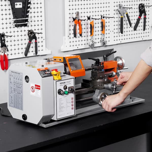 VEVOR Metal Lathe 7.87 in. x 13.78 in. Benchtop Metal Lathe 50 to