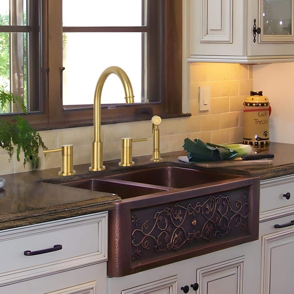 Brushed Gold Brass Kitchen Faucet with Pull-out Spray
