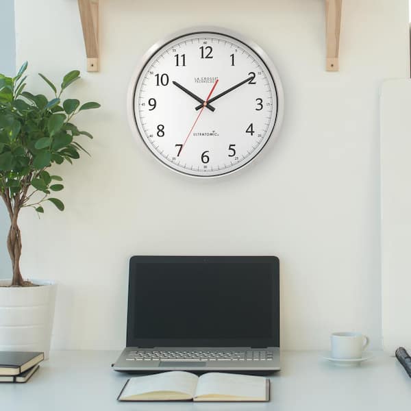 https://images.thdstatic.com/productImages/bacfaba6-5c9a-4b98-8657-31436aa028bf/svn/brushed-stainless-steel-la-crosse-technology-wall-clocks-404-1235ua-pl-31_600.jpg