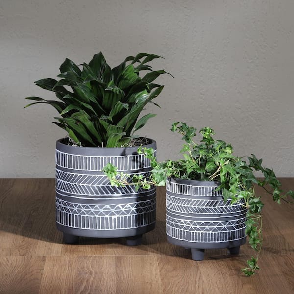 GOGEXX Set of 2 6/8 in. Black Ceramic Fluted Planters with Frost