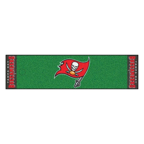 FANMATS NFL Tampa Bay Buccaneers 1 ft. 6 in. x 6 ft. Indoor 1-Hole Golf Practice Putting Green