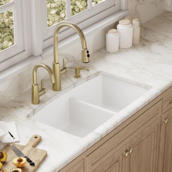 Karran Undermount Quartz Composite 32 in. 60/40 Double Bowl