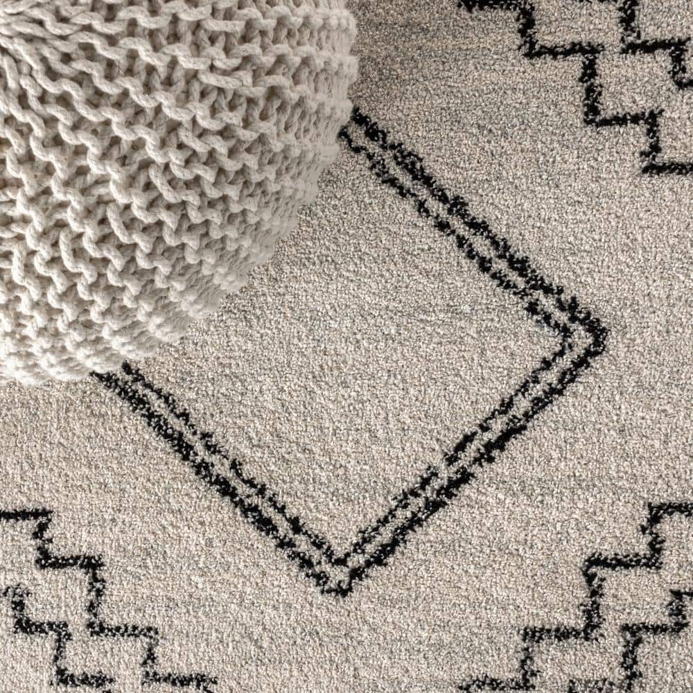 Moroccan Geometric 8' x 10' Black and Cream Reversible Area Rug