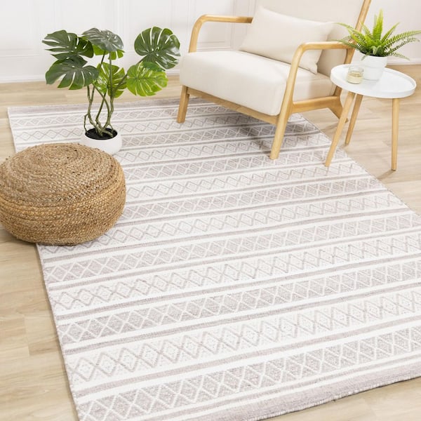 Cindara Collections 5 ft. x 8 ft. Beige Geometric, Stripes, Tribal/Southwestern Indoor Area Rug