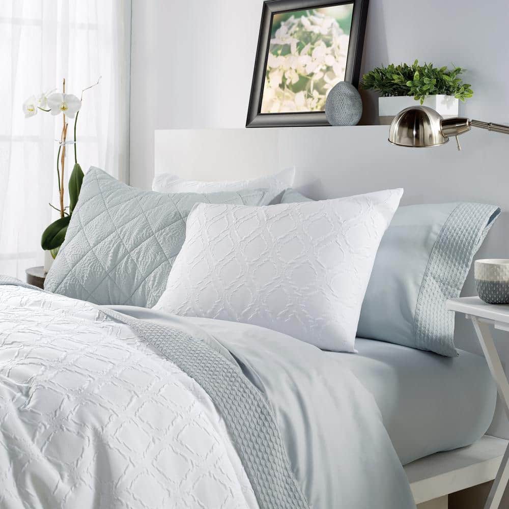 White King Microfiber Ogee Textured Duvet Set