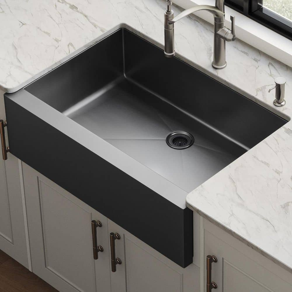 https://images.thdstatic.com/productImages/bb49899e-9e7b-4675-8f8d-a9b9cce5b761/svn/brushed-stainless-steel-pelham-white-farmhouse-kitchen-sinks-pws400-64_1000.jpg