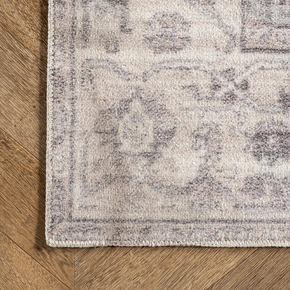 Brielle 6' Round Gray Synthetic Medallion Area Rug