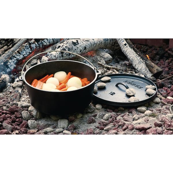 Lodge Camp 6 qt. Round Cast Iron Dutch Oven in Black with Lid L12CO3 - The  Home Depot