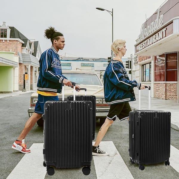 HIKOLAYAE Myrtle Springs Nested Hardside Luggage Set in Luxury