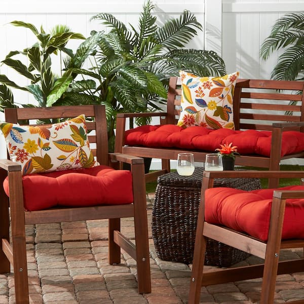 https://images.thdstatic.com/productImages/bb7c3886-f4e1-4ab5-8836-ef82a3e9ac44/svn/greendale-home-fashions-outdoor-dining-chair-cushions-oc6800s2-salsa-1f_600.jpg