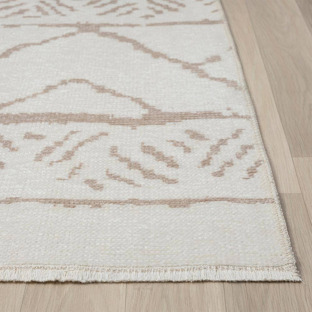Ivory and Beige Geometric Tufted Washable Area Rug 6' x 9'