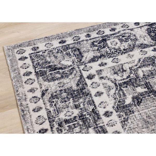 Callaya Collections 5 ft. x 8 ft. Grey Border Indoor Area Rug
