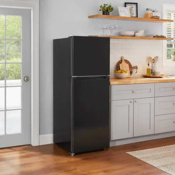 10.1 cu. ft. Top Freezer Refrigerator in Black