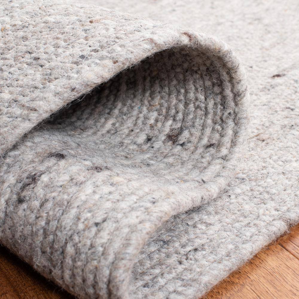 Handmade Gray Wool Braided Reversible Round Rug, 7' x 7'