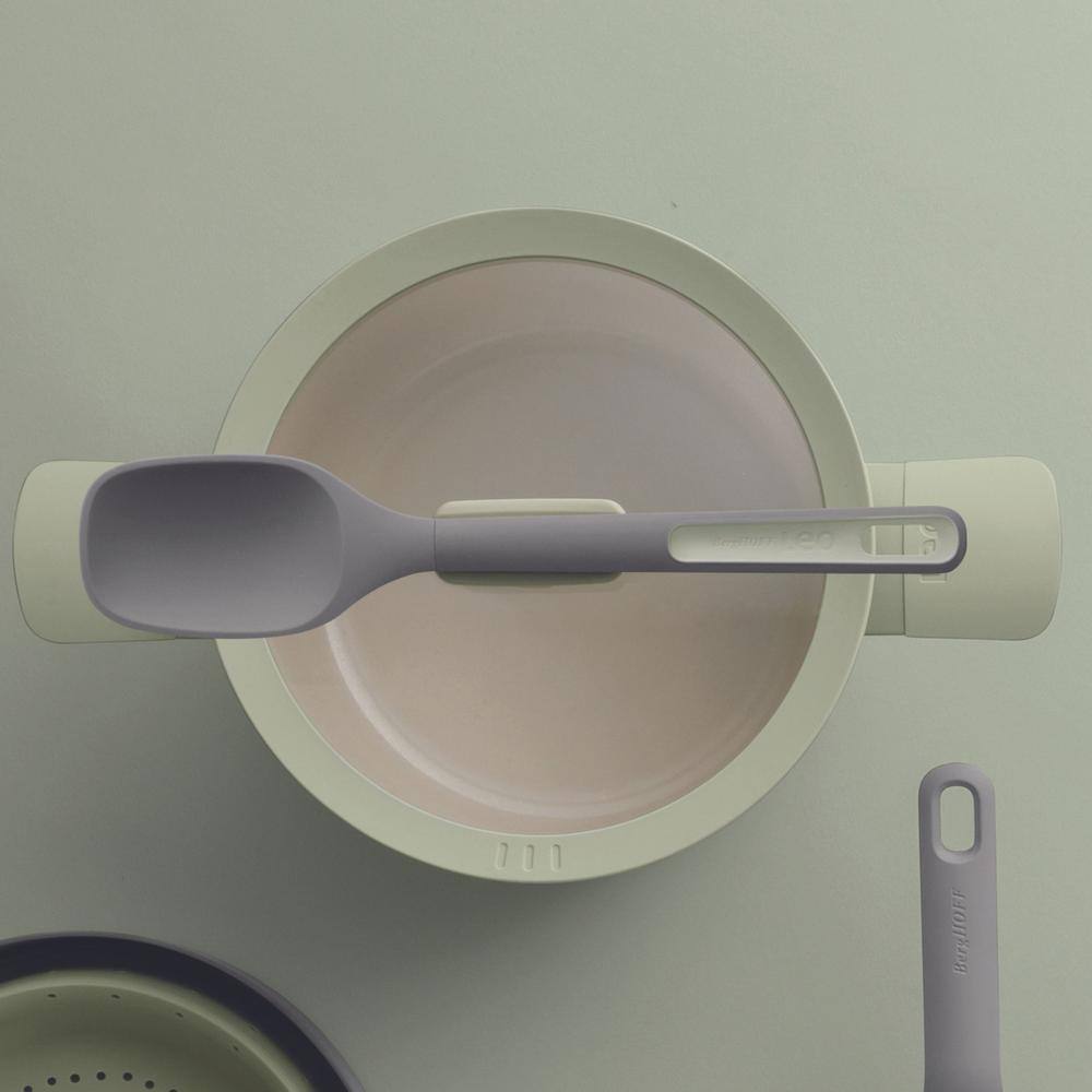 Sage Green 4.6qt Recycled Aluminum Stockpot with Glass Lid