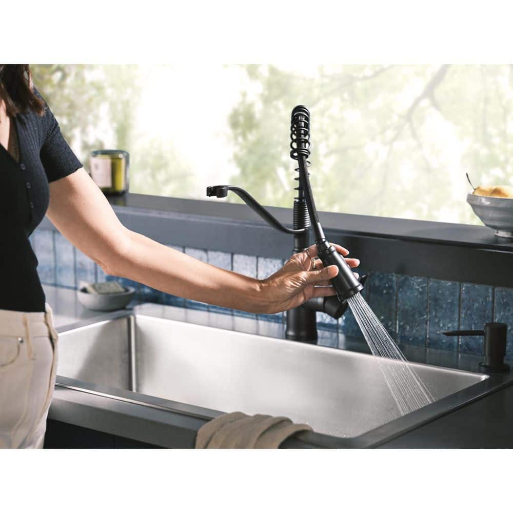 Matte Black Single Handle Pull-Down Kitchen Faucet with Spray