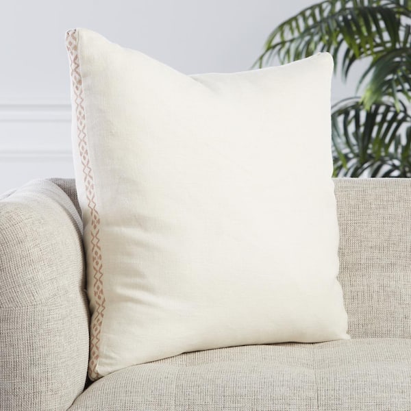 https://images.thdstatic.com/productImages/bbb2cff4-f7f0-4d77-bb8b-be7d7122c38e/svn/jaipur-living-throw-pillows-brw103594-1f_600.jpg