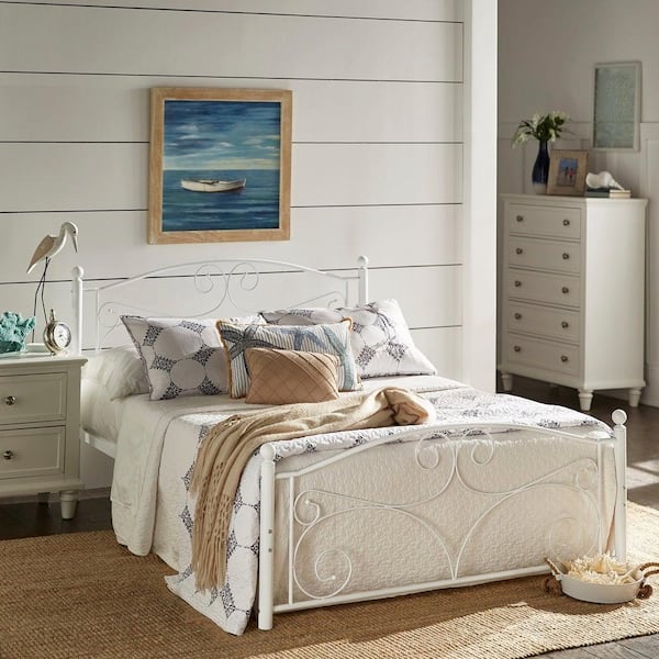HomeSullivan White Metal Queen Platform Bed