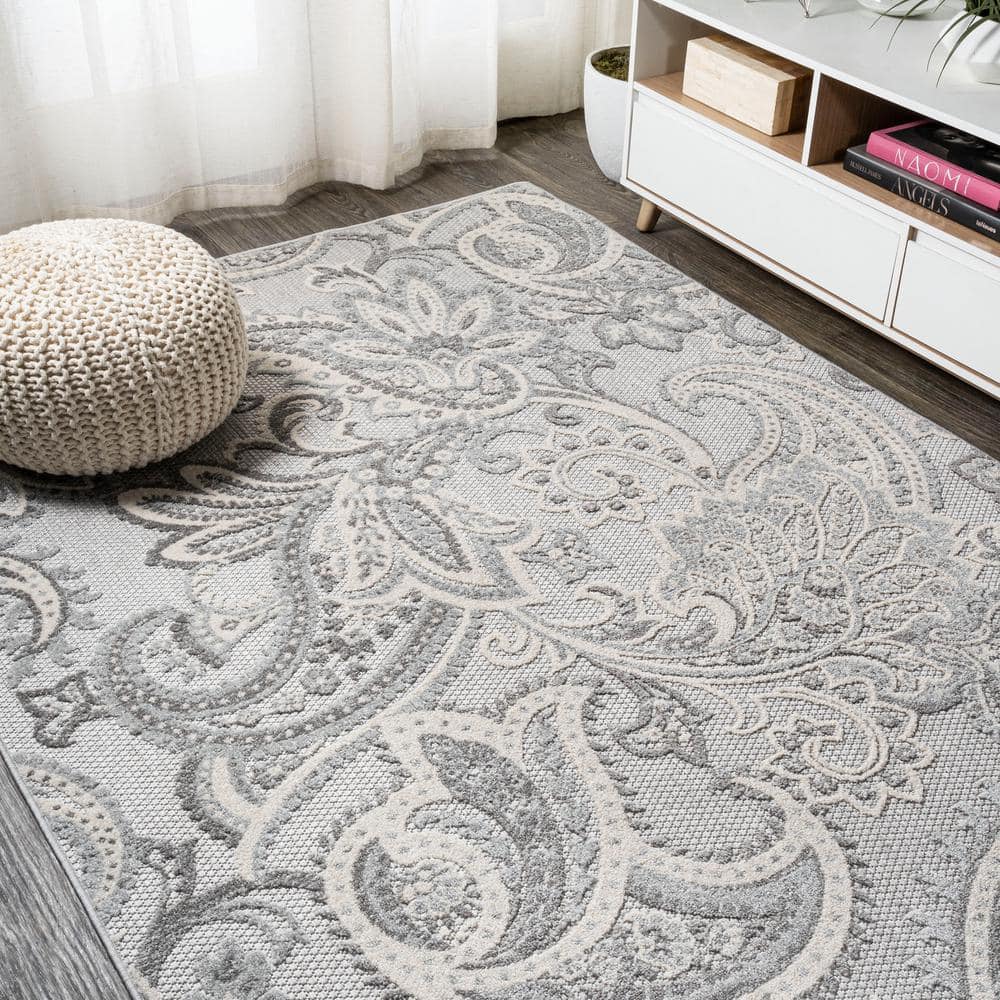 Light Gray and Ivory Paisley High-Low 5' x 8' Indoor/Outdoor Rug