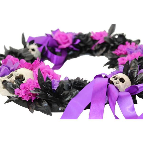 HHWRTHSKL-6,Multicolor Indoor/Covered Outdoor Halloween Props Decoration Pink Hanging Faux Floral Wreath with Black Haunted Hill Farm 22 in Purple Flowers and Creepy Skull Accents