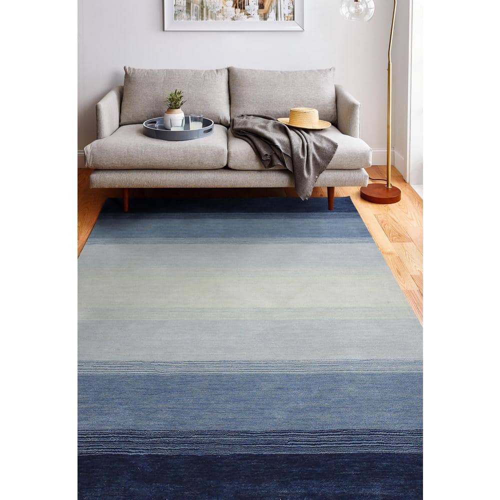 Handmade Blue Ombre Wool 4' x 6' Striped Area Rug