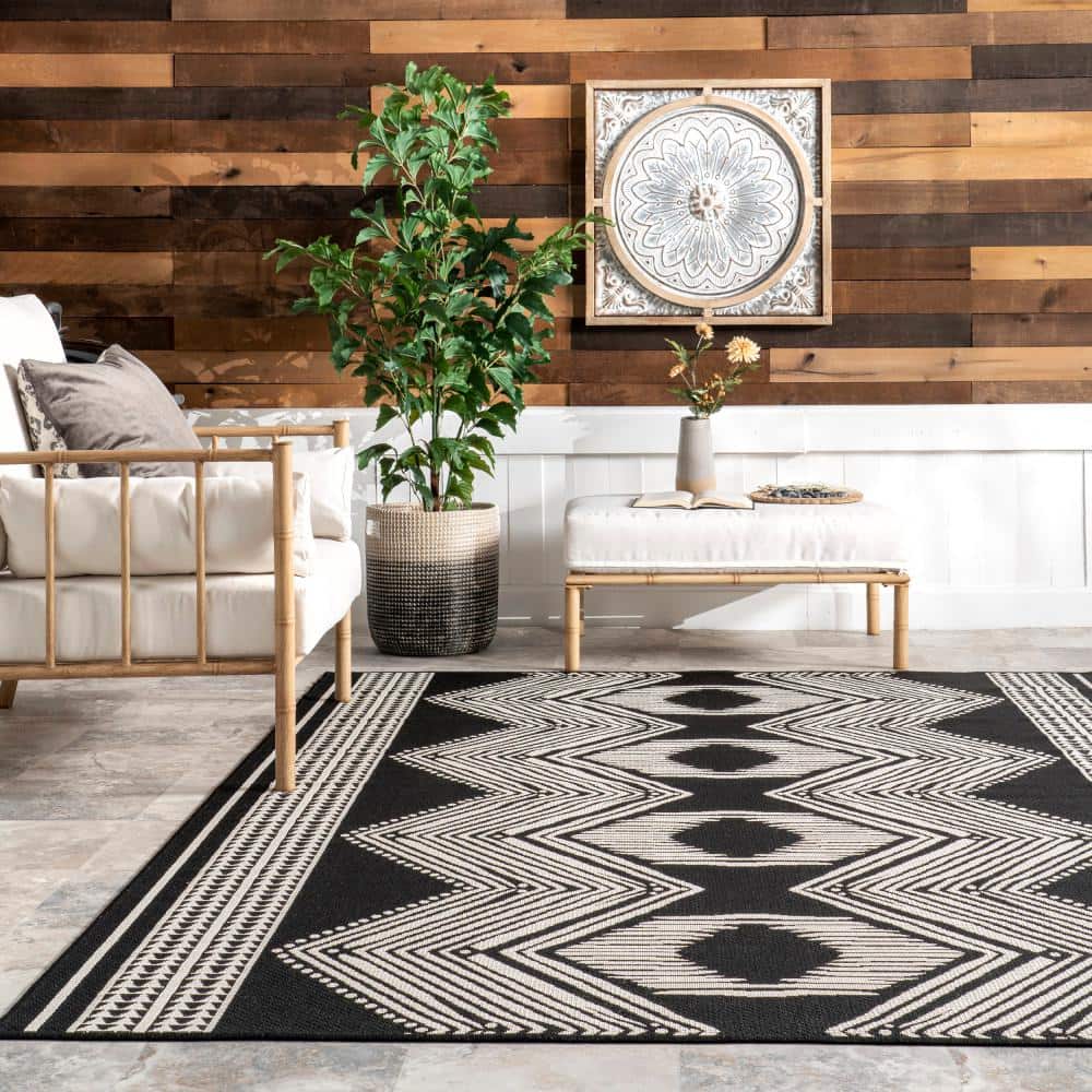 Ranya Black and White Synthetic Flat Woven 5' x 8' Area Rug