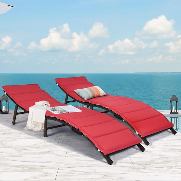 Costway Brown Rattan PE Rattan Outdoor Lounge Chair with Red or Beige Reversible Cushion