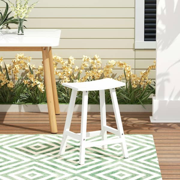 WESTIN OUTDOOR Franklin White 24 in. Poly HDPE Fade Resistant Outdoor Patio Saddle Seat Counter Height Bar Stool
