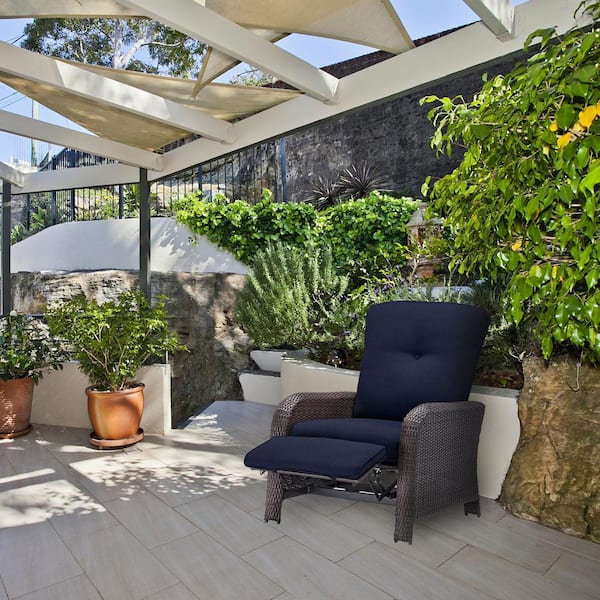 Cambridge Corrolla 1-Piece Wicker Outdoor Reclining Patio Lounge Chair with Navy Cushions