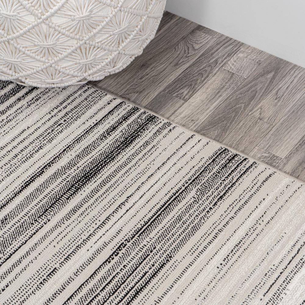 Austin Gradient Striped Gray and Black 5 x 8 Area Rug