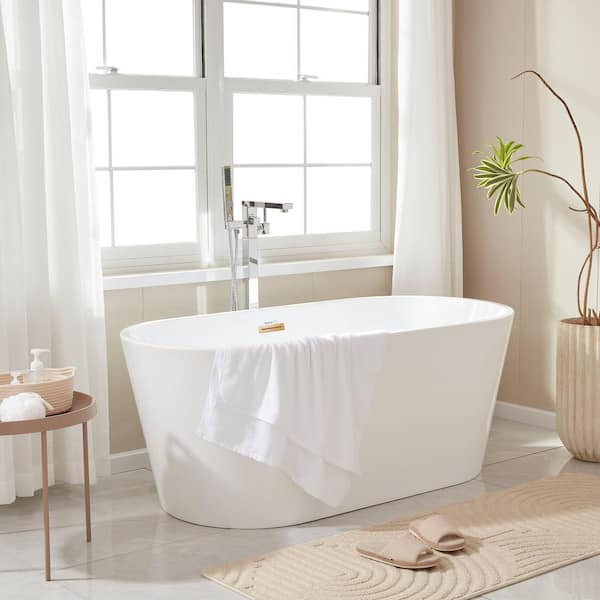 https://images.thdstatic.com/productImages/bc3900f2-b5dc-4b7d-85cf-1319d43820a3/svn/white-titanium-gold-flat-bottom-bathtubs-va6815-s-tg-40_600.jpg