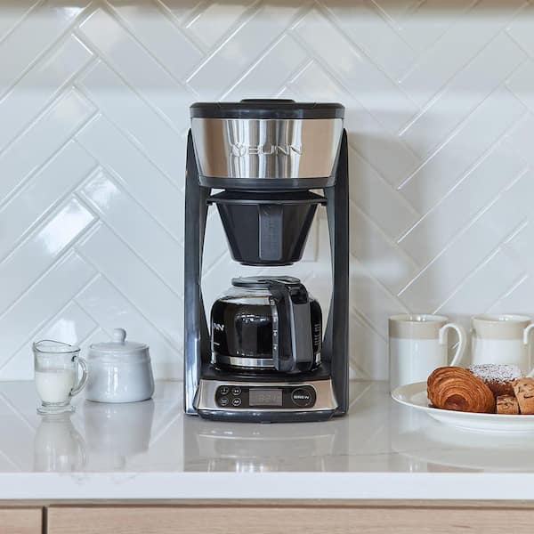 https://images.thdstatic.com/productImages/bc3fb240-301d-4861-a3a1-1beb1f0338ce/svn/black-sst-bunn-manual-coffee-makers-46500-0003-31_600.jpg