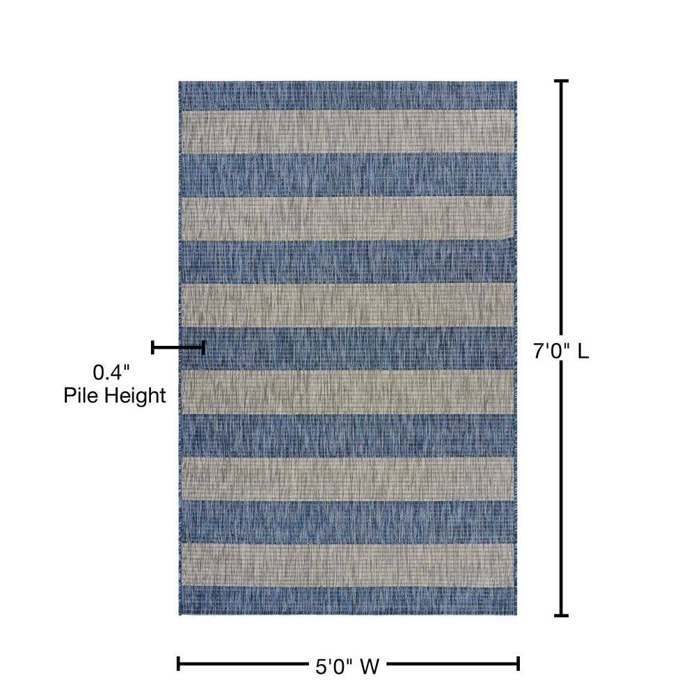 Coastal Charm Gray Synthetic 5' x 7' Indoor/Outdoor Area Rug