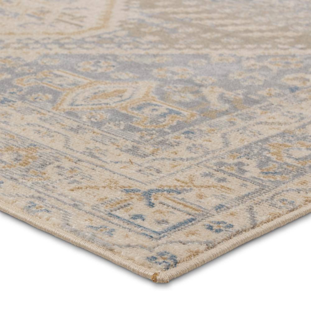 Enchanted Medallion 2'6"x4' Outdoor Rug in Light Gray
