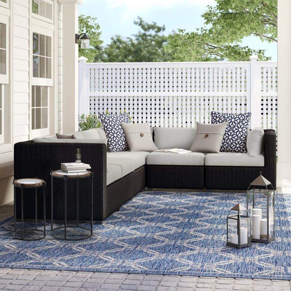 LuxenHome 2-Piece Black Metal and Glass Round Accent Tables