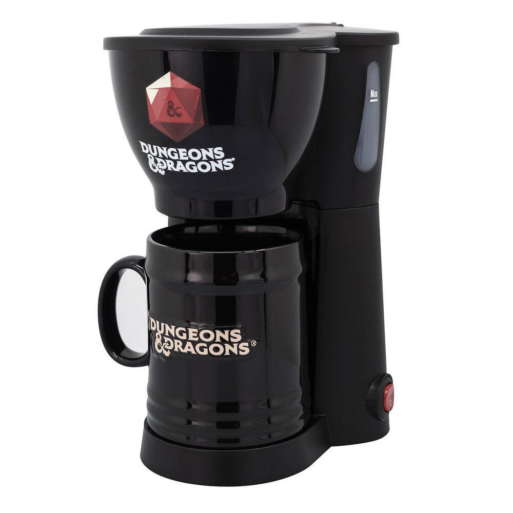 Uncanny Brands Dungeons & Dragons Single Cup Coffee Maker with Mug