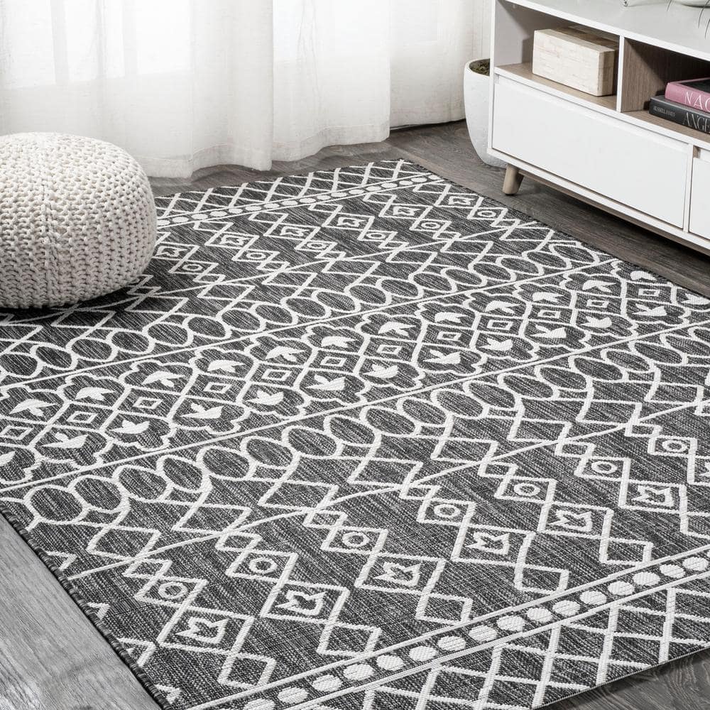 Handmade Rectangular Black/Ivory Diamond Synthetic Area Rug