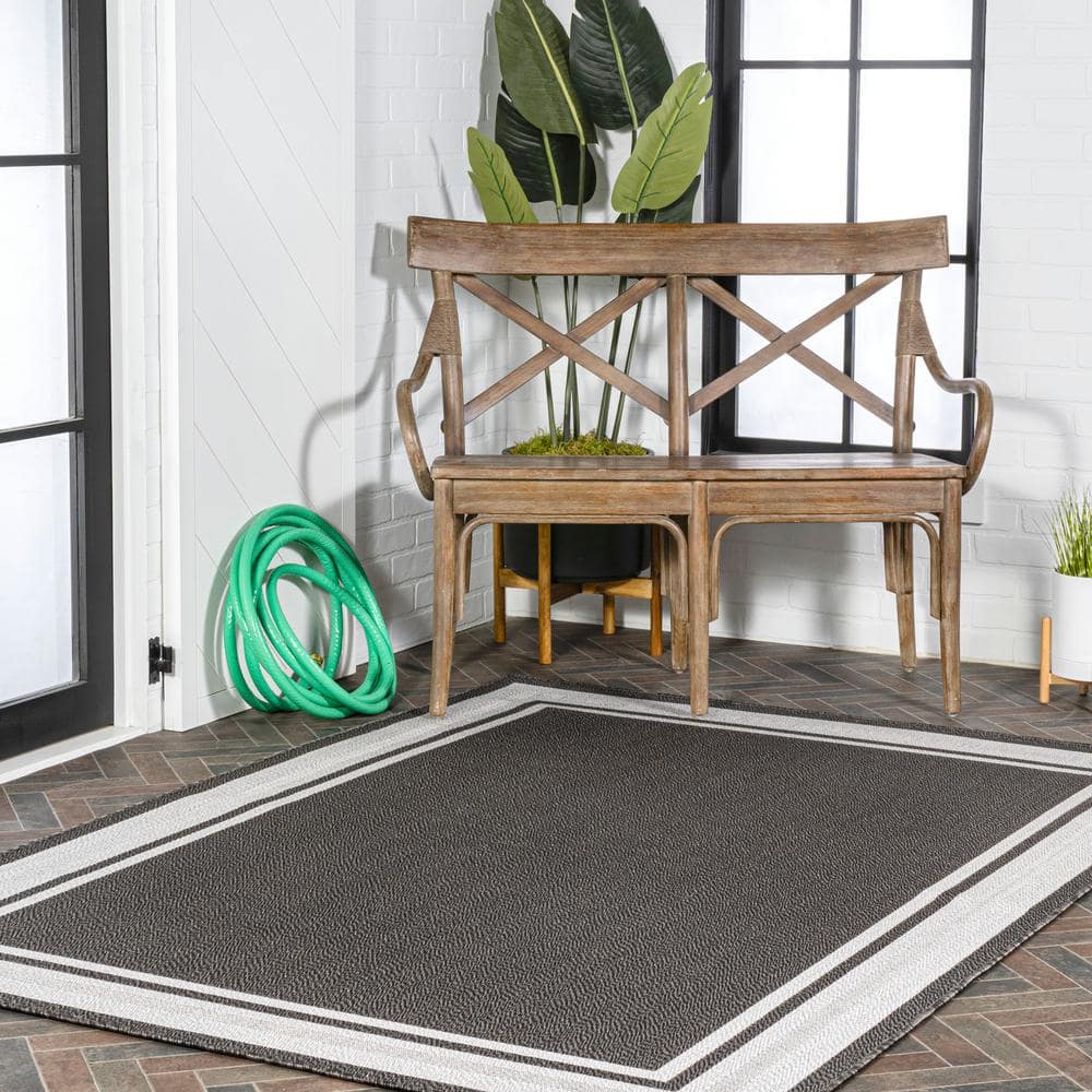 Modern Black and Cream Stripe Synthetic 5x8 Indoor/Outdoor Rug