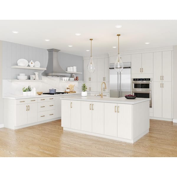 https://images.thdstatic.com/productImages/bc8ed23f-e079-43d8-a43a-e332e6d32a3b/svn/glacier-hampton-bay-assembled-kitchen-cabinets-bs33-edgl-fa_600.jpg