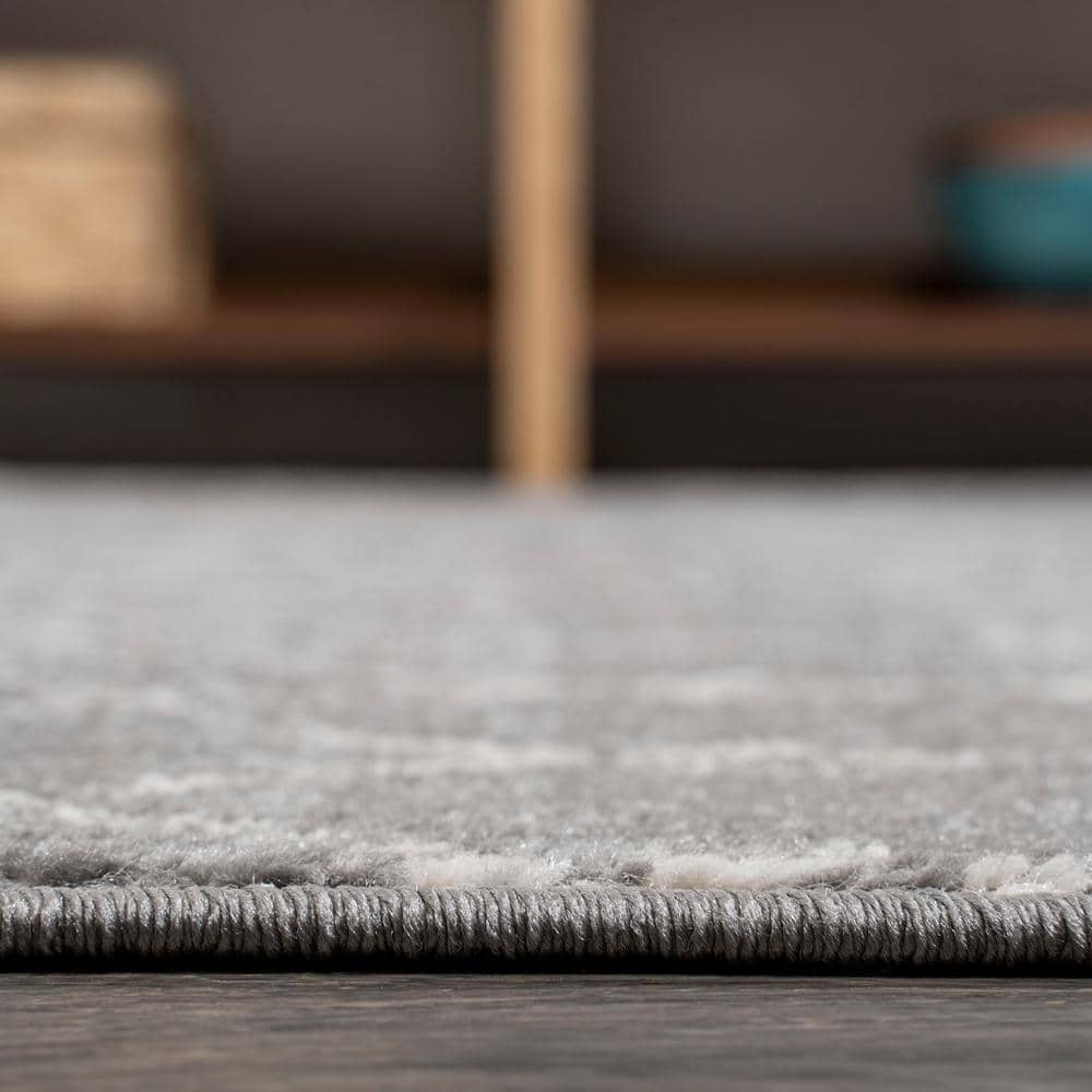 Reversible Gray/Ivory Trellis Synthetic 8' x 10' Area Rug