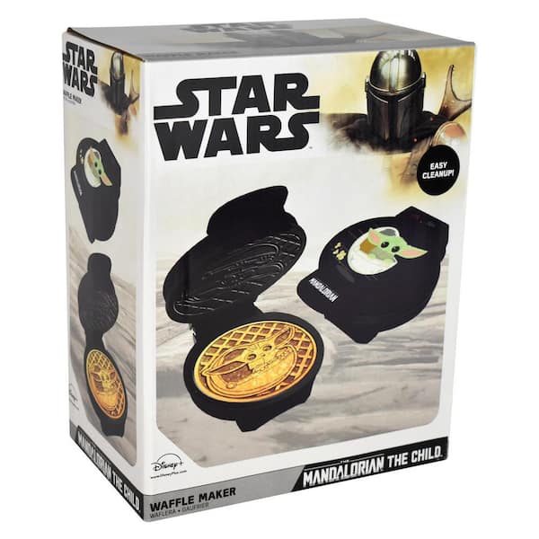 Uncanny Brands Star Wars Mandalorian Kitchen Appliances Waffle
