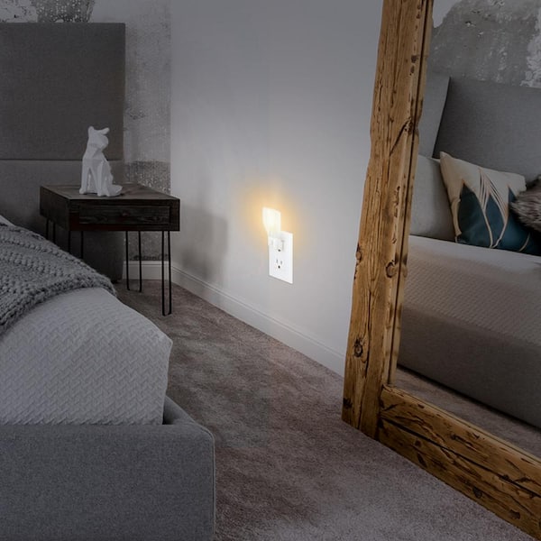 3.28 in. Plug-In Traditional Manual On/Off Switch Incandescent Warm White Night Light (1-Pack)