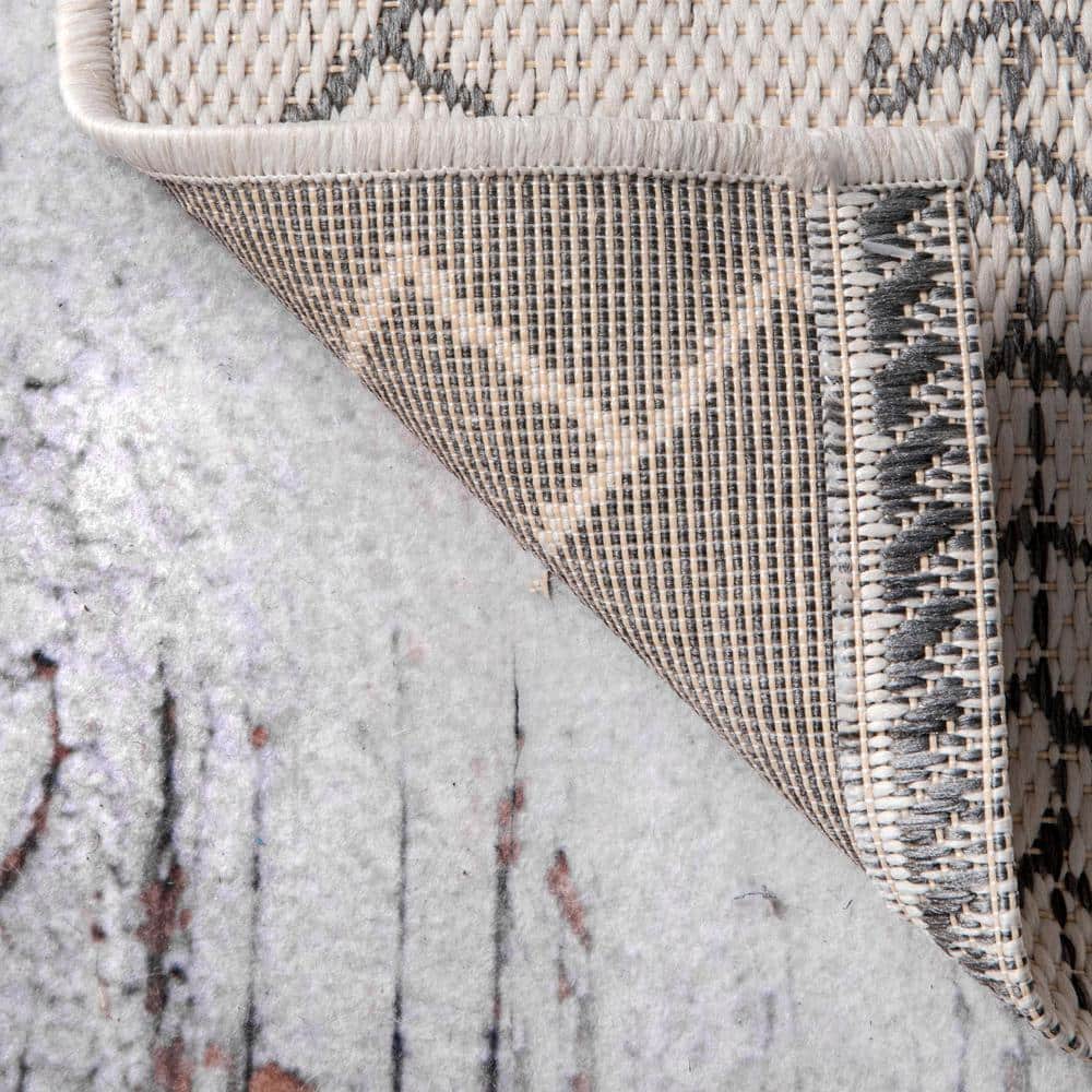 Ivory Geometric Easy-Care Outdoor 7.5' x 10.75' Area Rug