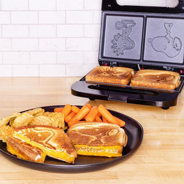 Uncanny Brands Red 750W Peanuts Snoopy Grilled Cheese Sandwich