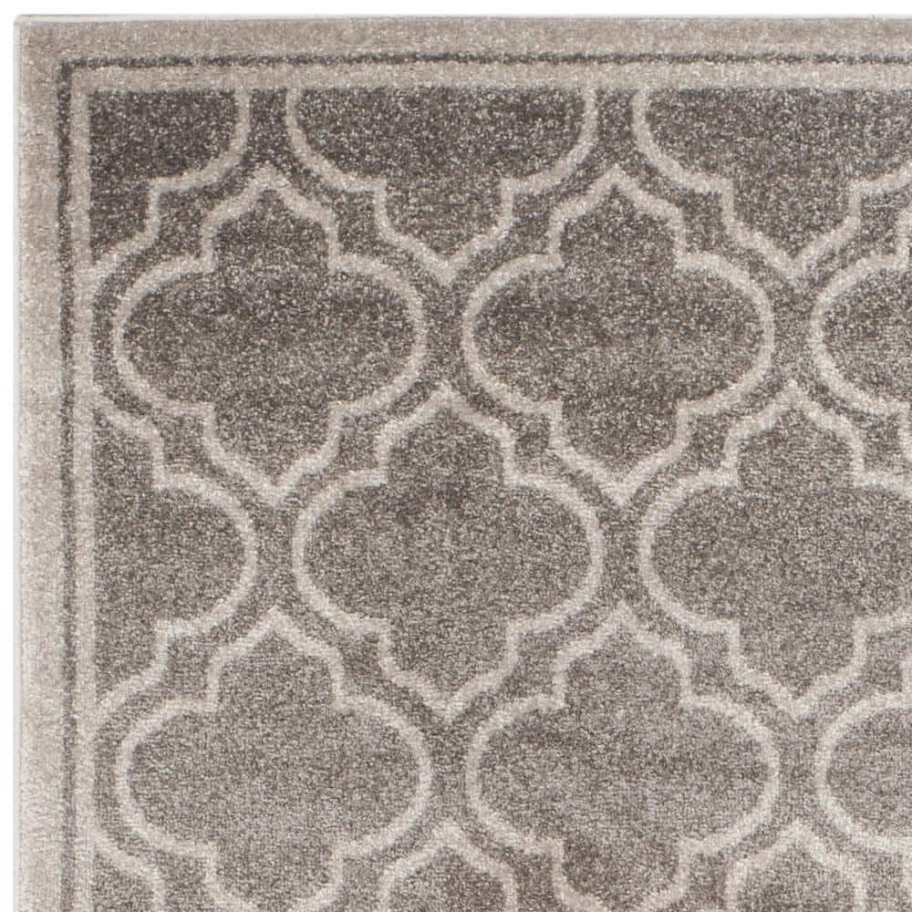 Geometric Duo-Tone Grey Easy-Care 6' x 9' Synthetic Area Rug