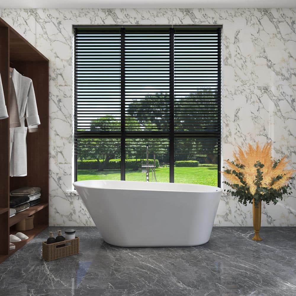 61 in. x 30 in. Soaking Bathtub with Reversible Drain in Glossy White