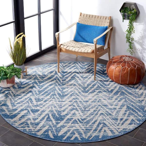 Cottage Blue 7 ft. x 7 ft. Distressed Chevron Indoor/Outdoor Round Area Rug