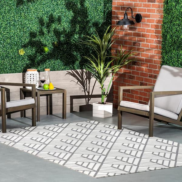 Tiffany Contemporary Diamond Grey 5 ft. x 8 ft. Indoor/Outdoor Area Rug