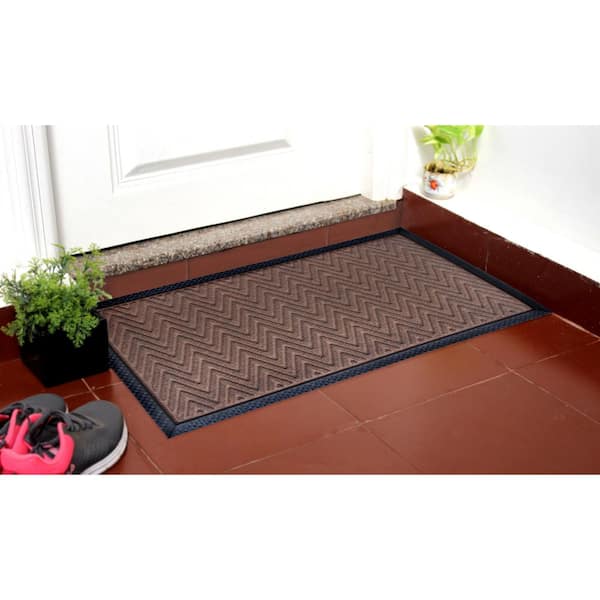 Zig Zag 2-ft x 3-ft Natural Rectangular Indoor or Outdoor Decorative Welcome  Door Mat in the Mats department at