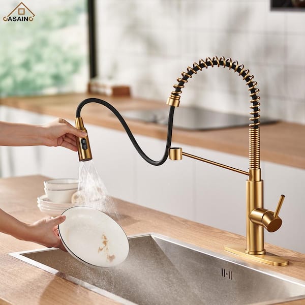 Single-Handle Pull Down Sprayer Kitchen Faucet with 3 Function Sprayed Spray in Brushed Gold